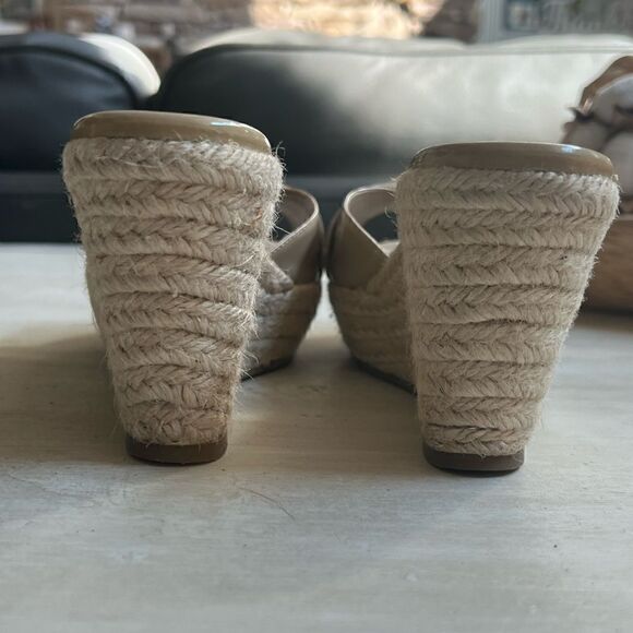 VALENTINO Mena Patent Leather Bow Accents Espadrilles in nude and jute 38.5/8 - Picture 7 of 11